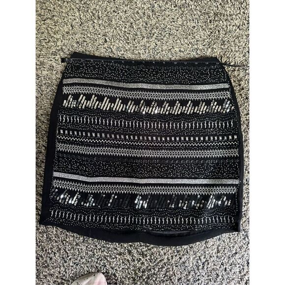 H&M sexy flirty, lightweight black mini with sequins and beads has a slip lining - Picture 7 of 12